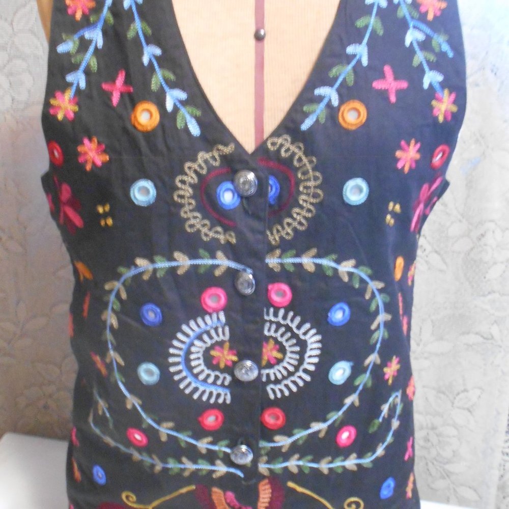90's Vintage NWOT, Vest in Black Floral, embroidery, tiny mirrors, fully lined